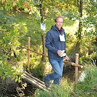 Wie bringt der Bauer am besten Wolf,Schaf und Salat über die Brücke, wenn er immer nur einen davon mitnehmen darf?