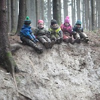 Kein Schnee mehr da? Macht nichts, rutschen kann man bei der "Badewanne" auch ohne!