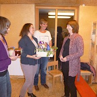 Karin Neumeier wird verabschiedet.