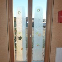 Auch die Fenster unseres Häusls bekommen bei Minusgraden eine Eiskruste.