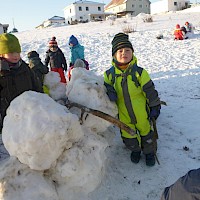 Die Schneeburg verändert jeden Tag ihre Form.