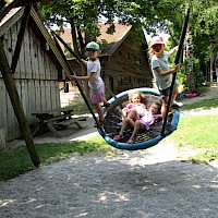 Ganz entspannt im Schatten schaukeln.