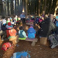 Bei Lebkuchen und Kinderpunsch lässt es sich gut zuhören.