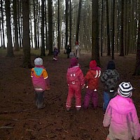 Der Nikolaus kommt tatsächlich zu uns in den Wald!