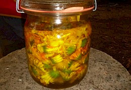 Dadraus wird unser gutes Ringelblumenöl